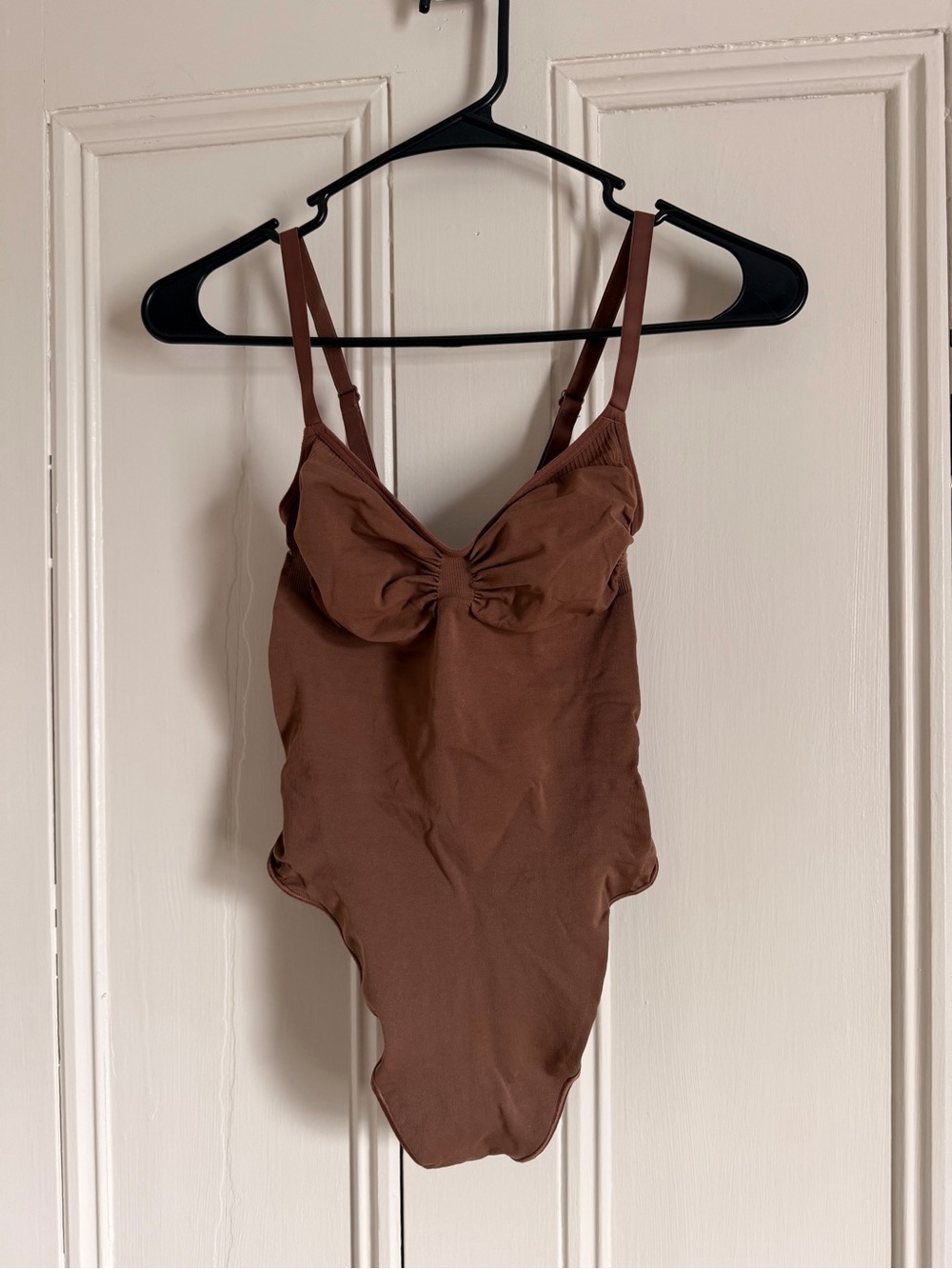 SKIMS Shapewear Bodysuit THONG BODYSUIT NEW COCOA L Large